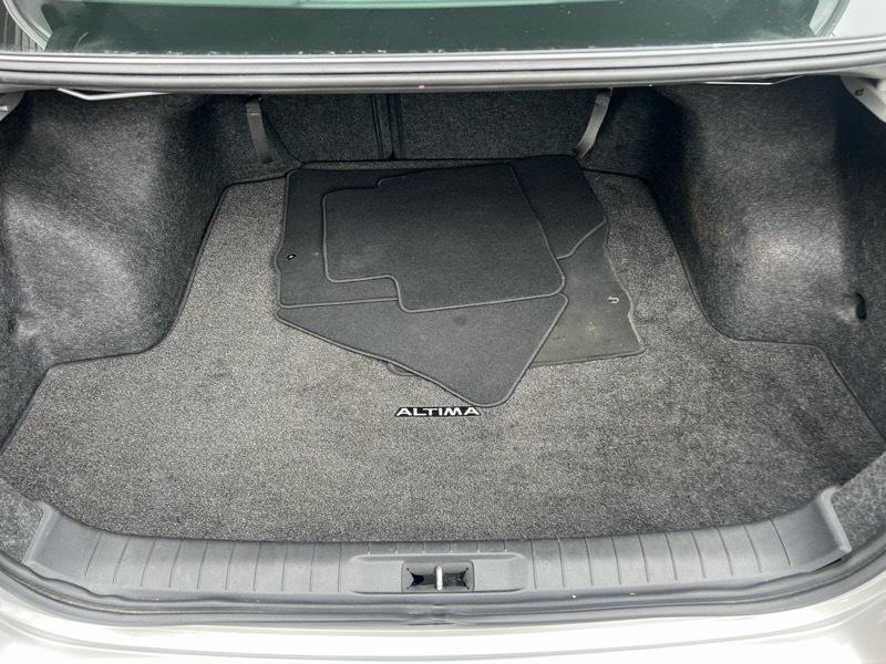 Nissan Altima 4dr Sdn V6 3.5 SV 2013