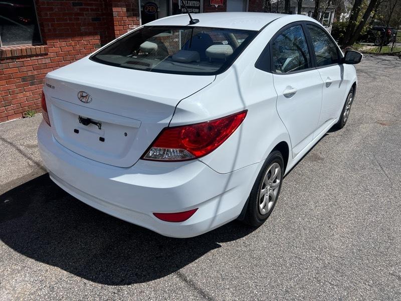 Hyundai Accent GLS 4-Door 2012