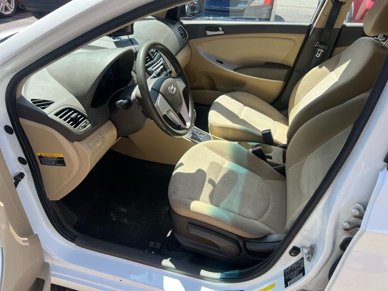 Hyundai Accent GLS 4-Door 2012