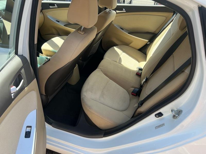 Hyundai Accent GLS 4-Door 2012