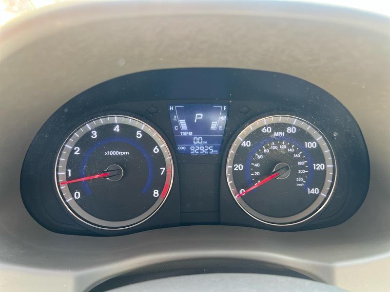 Hyundai Accent GLS 4-Door 2012