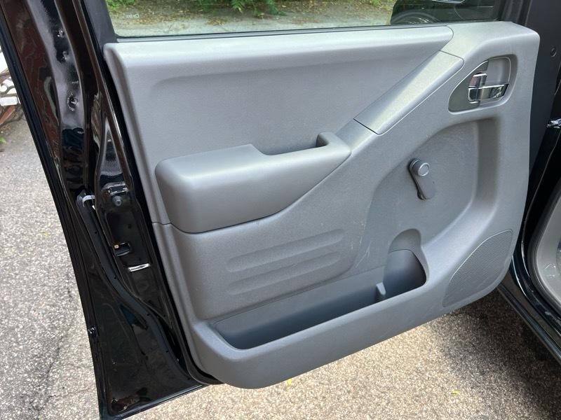 Nissan Frontier S Crew Cab 5AT 2WD 2016