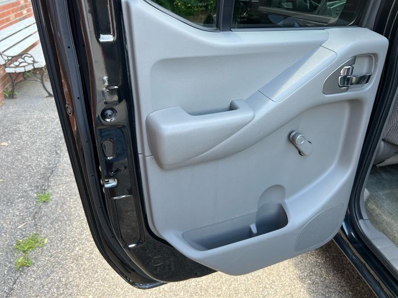 Nissan Frontier S Crew Cab 5AT 2WD 2016