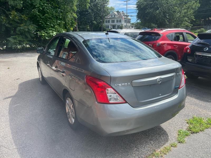 Nissan Versa 1.6 SV Sedan 2012