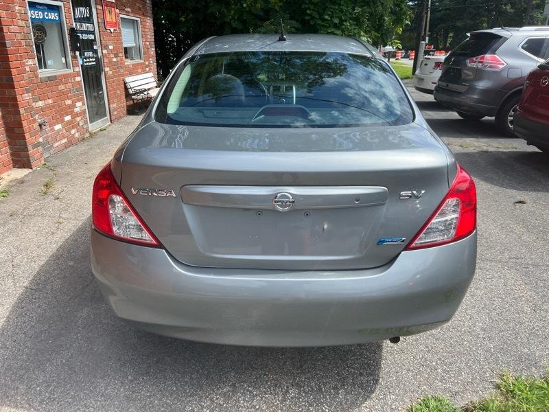 Nissan Versa 1.6 SV Sedan 2012