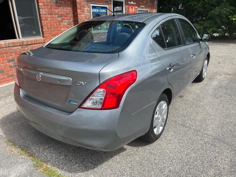 Nissan Versa 1.6 SV Sedan 2012