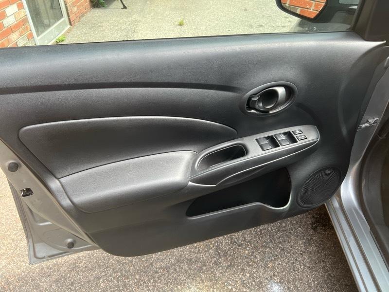 Nissan Versa 1.6 SV Sedan 2012