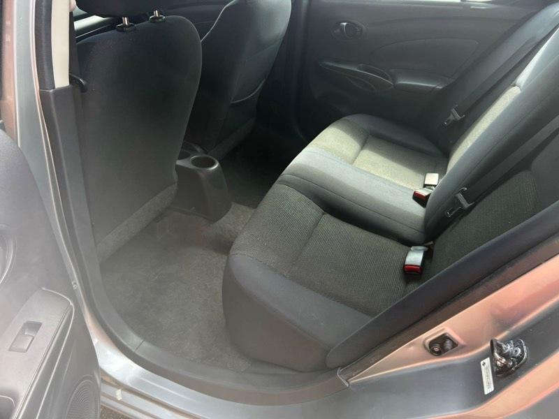 Nissan Versa 1.6 SV Sedan 2012