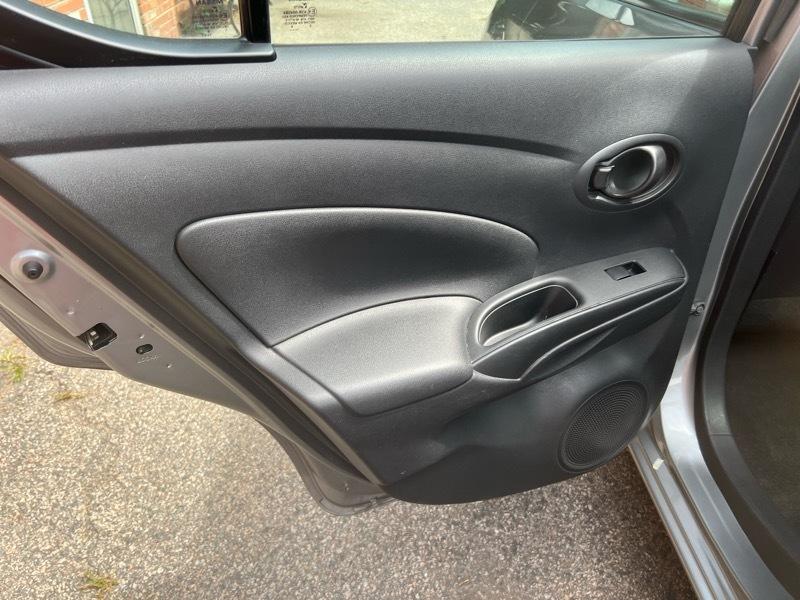 Nissan Versa 1.6 SV Sedan 2012