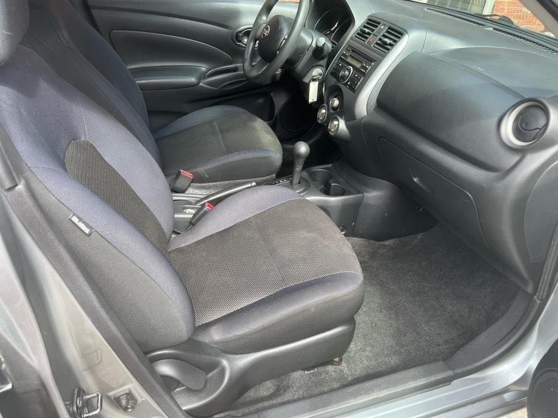 Nissan Versa 1.6 SV Sedan 2012