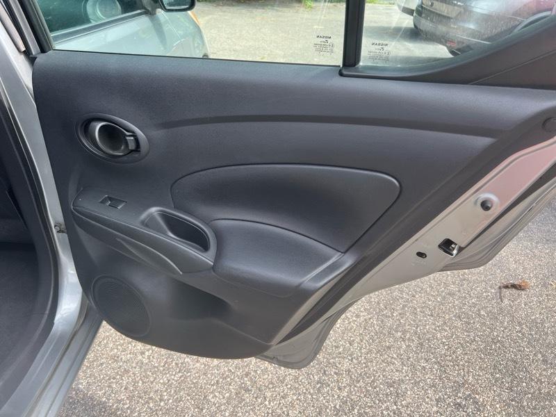 Nissan Versa 1.6 SV Sedan 2012