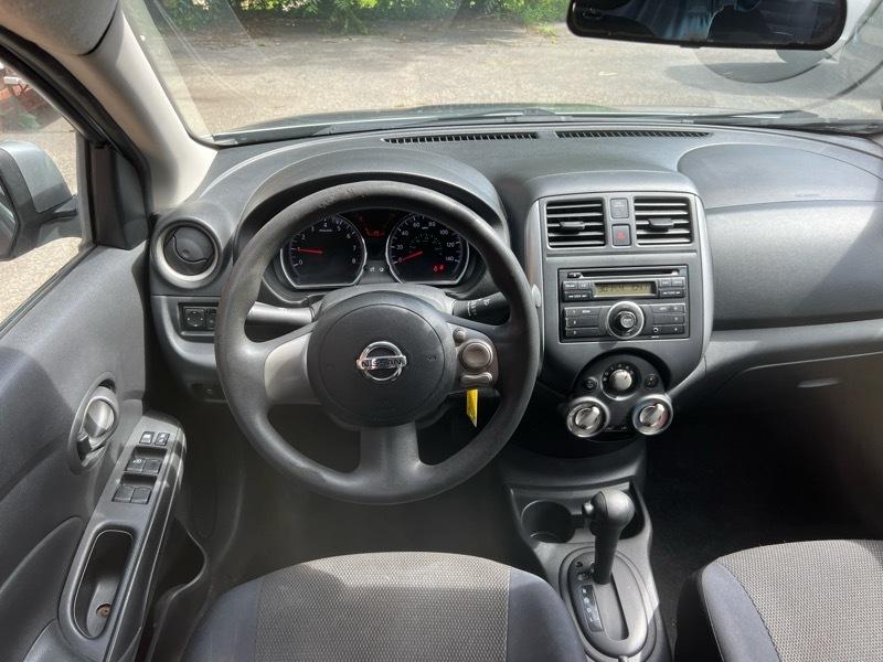 Nissan Versa 1.6 SV Sedan 2012
