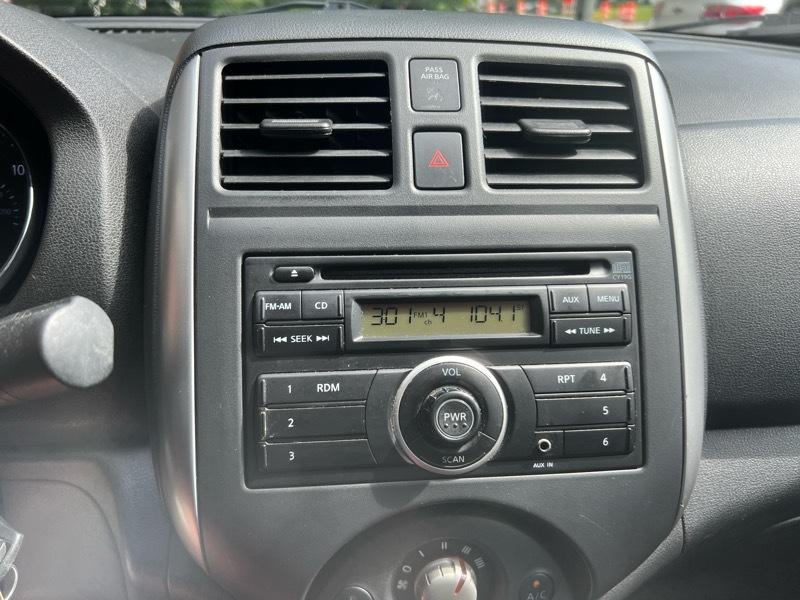 Nissan Versa 1.6 SV Sedan 2012