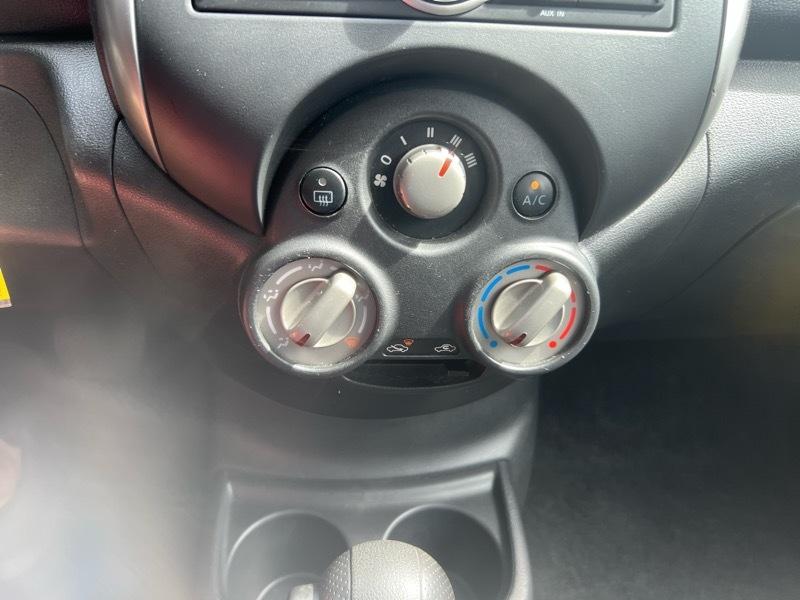 Nissan Versa 1.6 SV Sedan 2012