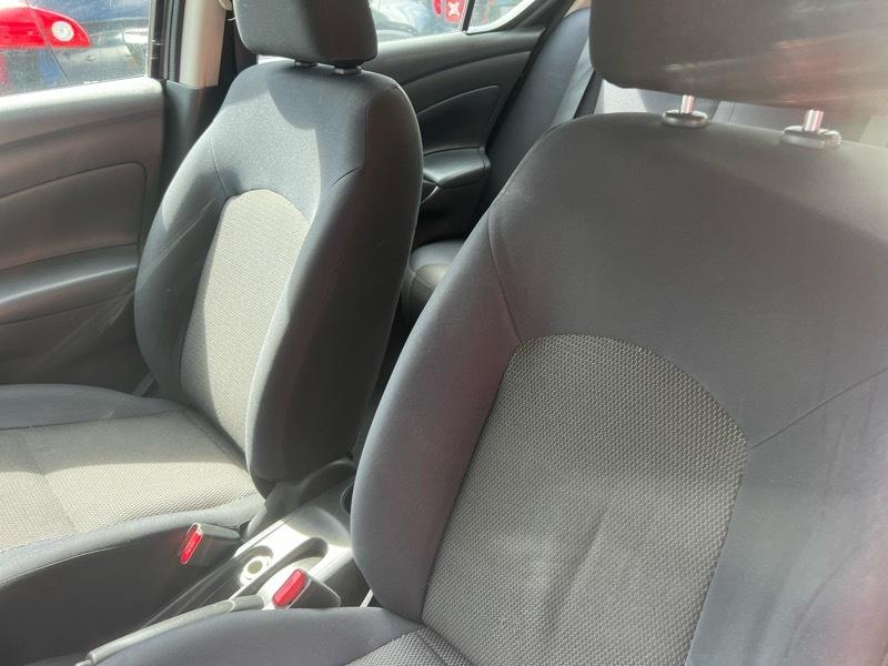 Nissan Versa 1.6 SV Sedan 2012