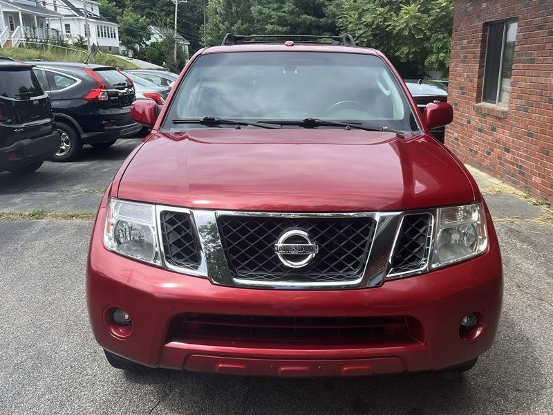 Nissan Pathfinder SE 4D SUV 4X4 2010