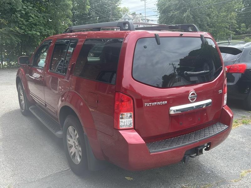Nissan Pathfinder SE 4D SUV 4X4 2010