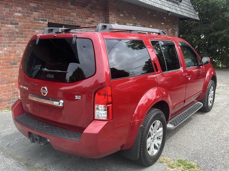 Nissan Pathfinder SE 4D SUV 4X4 2010