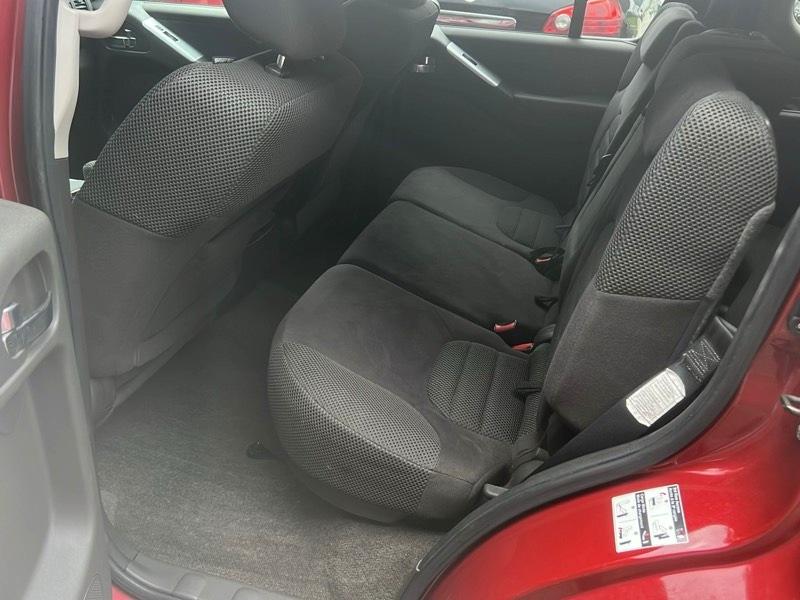 Nissan Pathfinder SE 4D SUV 4X4 2010