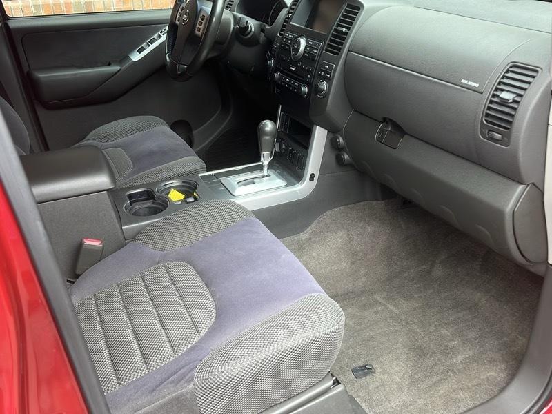 Nissan Pathfinder SE 4D SUV 4X4 2010