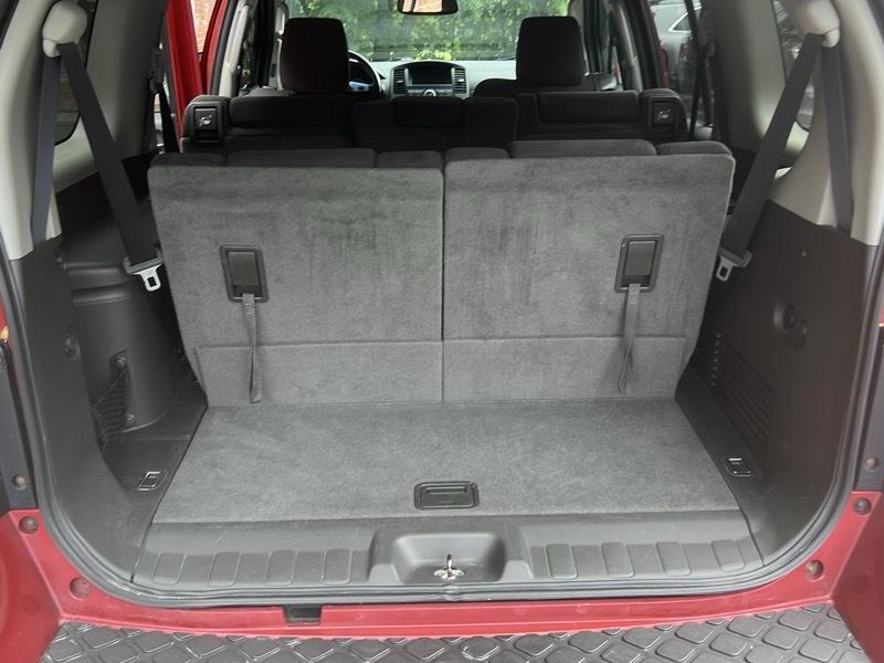 Nissan Pathfinder SE 4D SUV 4X4 2010