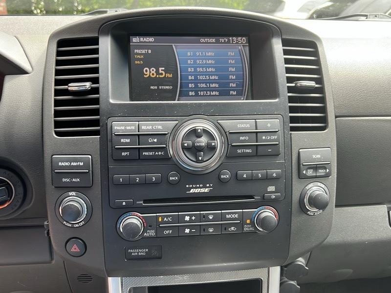 Nissan Pathfinder SE 4D SUV 4X4 2010