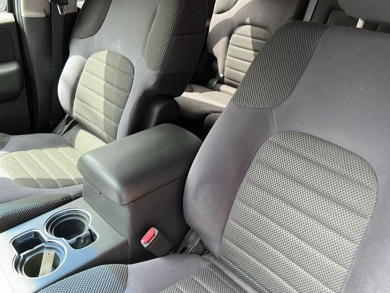 Nissan Pathfinder SE 4D SUV 4X4 2010