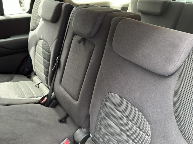 Nissan Pathfinder SE 4D SUV 4X4 2010
