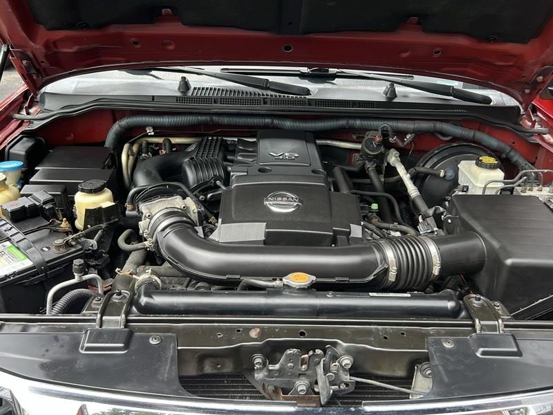 Nissan Pathfinder SE 4D SUV 4X4 2010