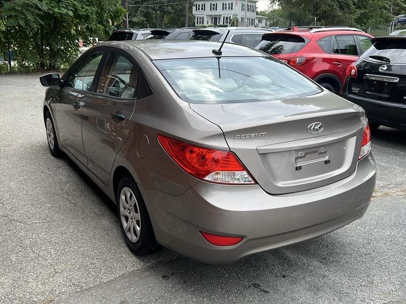 Hyundai Accent GLS 4-Door 2012