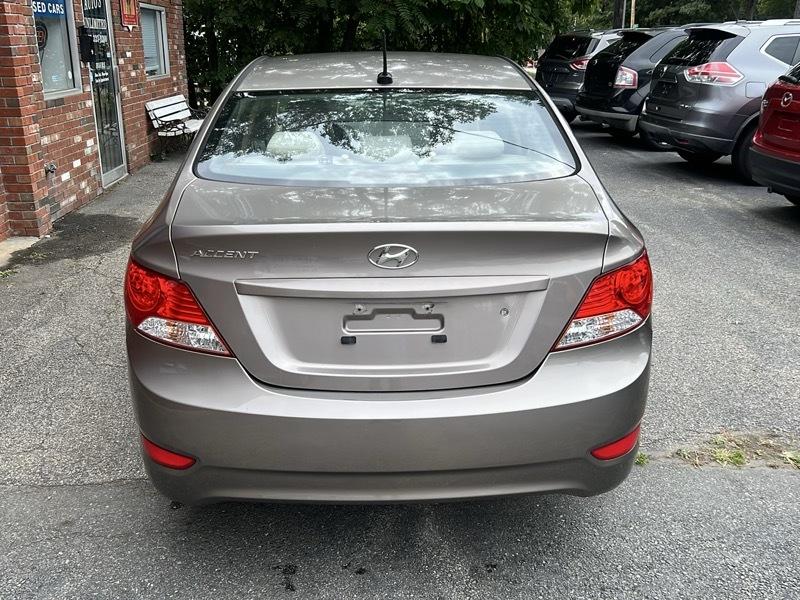Hyundai Accent GLS 4-Door 2012