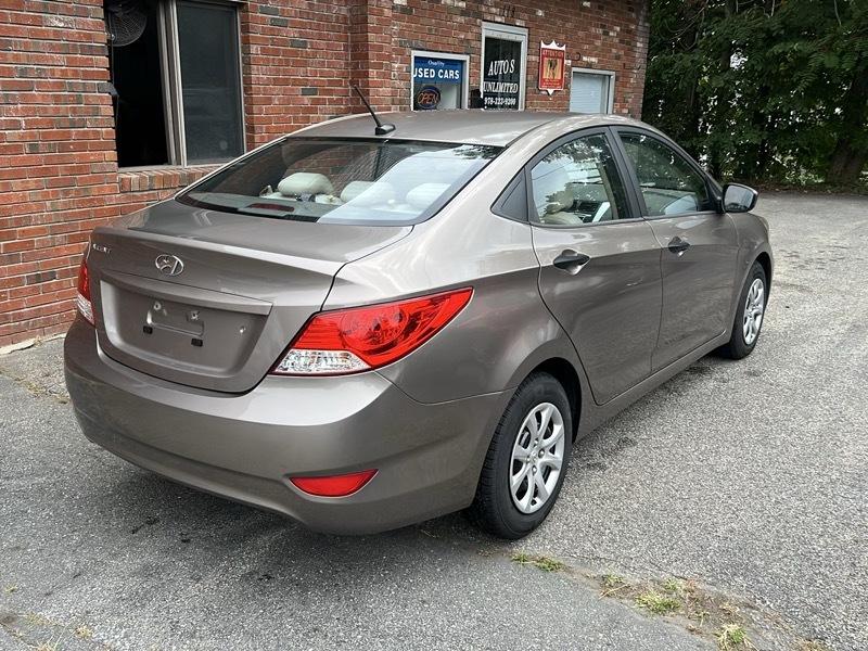 Hyundai Accent GLS 4-Door 2012