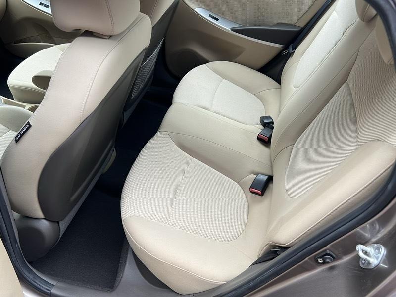 Hyundai Accent GLS 4-Door 2012