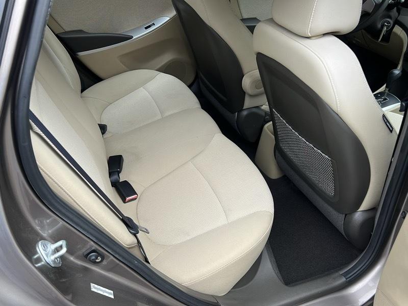 Hyundai Accent GLS 4-Door 2012