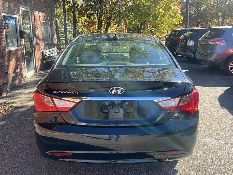 Hyundai Sonata GLS 4D Sedan 2012