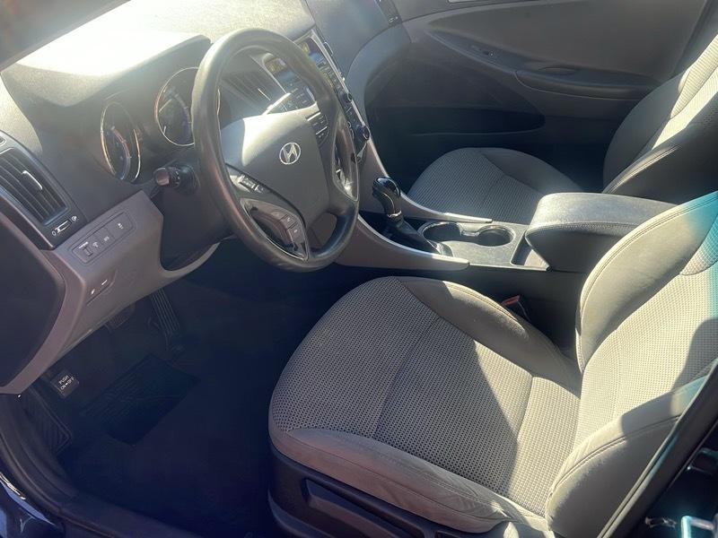 Hyundai Sonata GLS 4D Sedan 2012