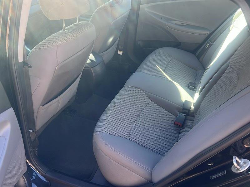 Hyundai Sonata GLS 4D Sedan 2012