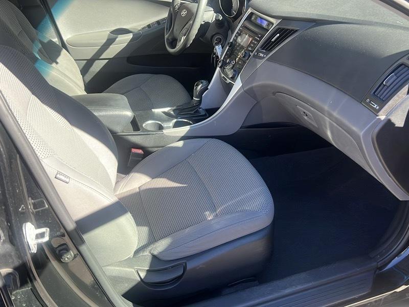 Hyundai Sonata GLS 4D Sedan 2012