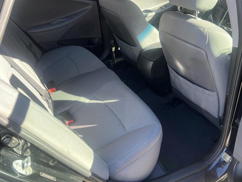 Hyundai Sonata GLS 4D Sedan 2012