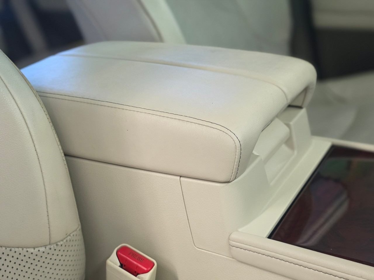 Lexus GX 460 Sport Utility 2011 Lexus GX 460 Sport Utility 2011