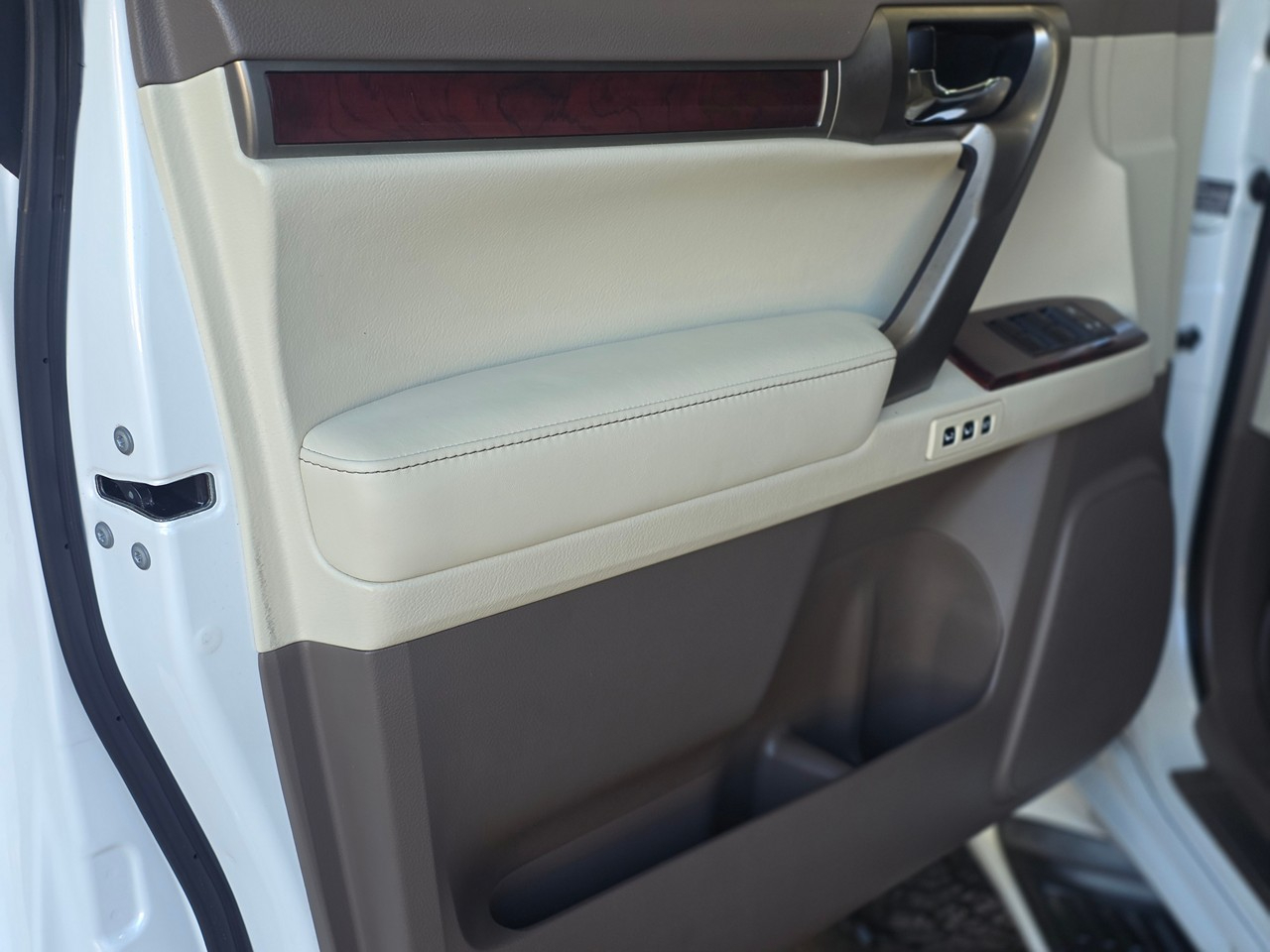 Lexus GX 460 Sport Utility 2011 Lexus GX 460 Sport Utility 2011