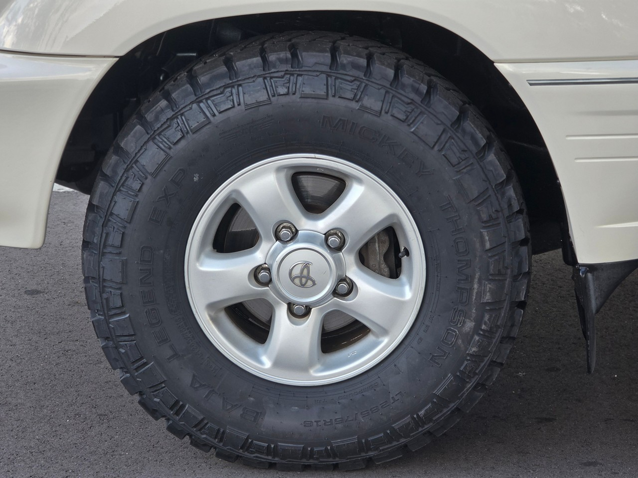 Toyota Land Cruiser  2000