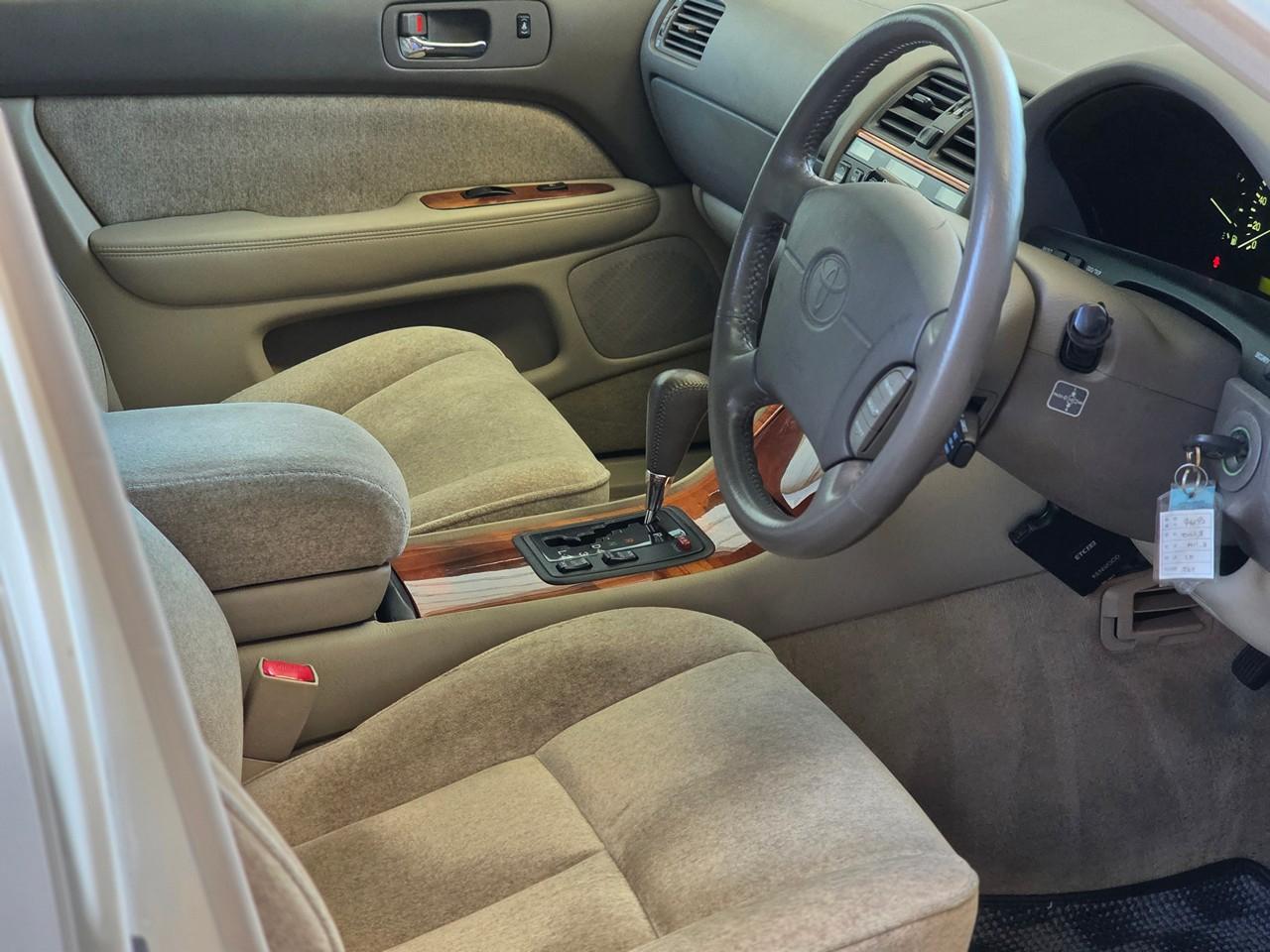 Toyota Celsior  1999