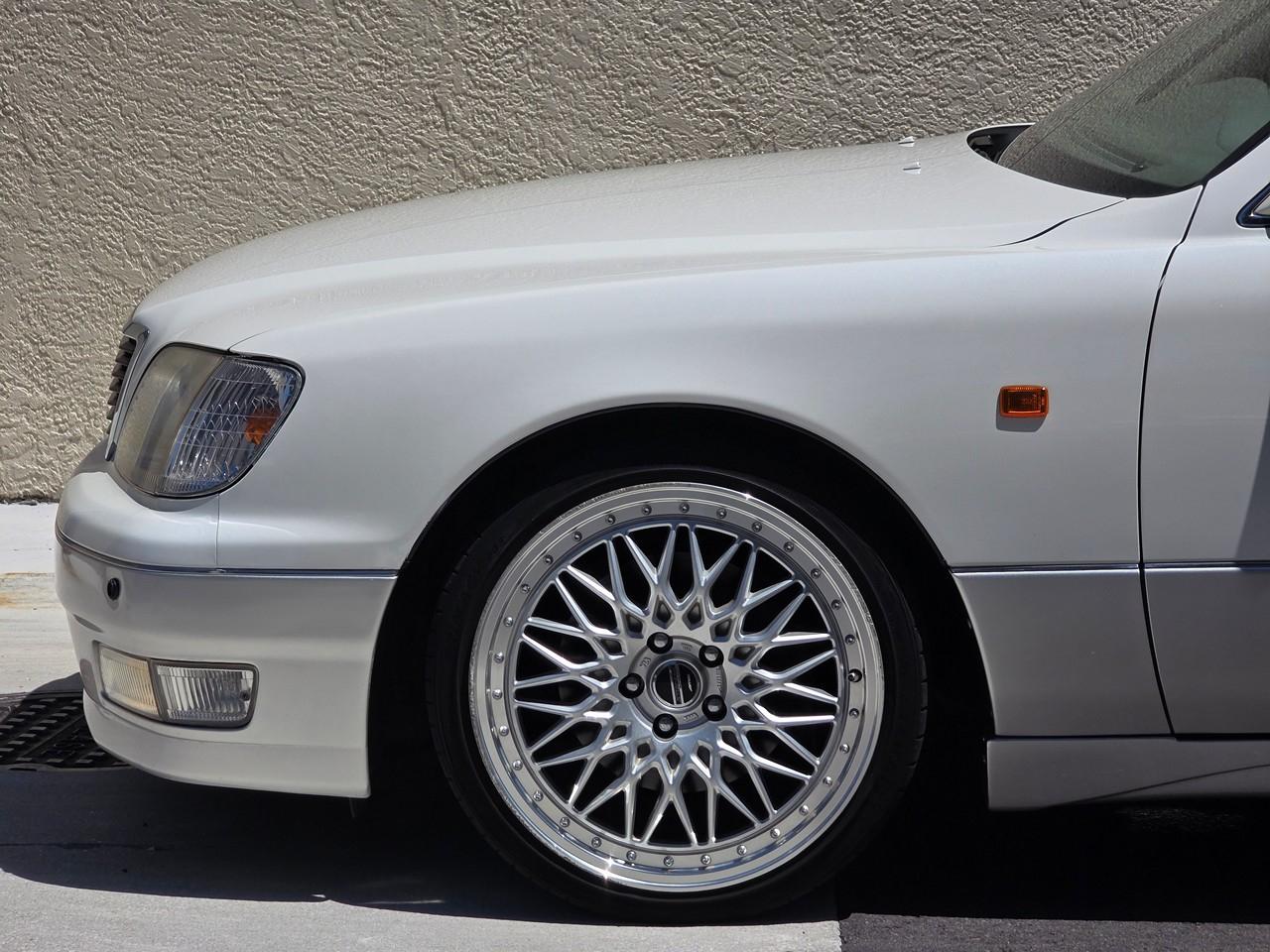 Toyota Celsior  1999