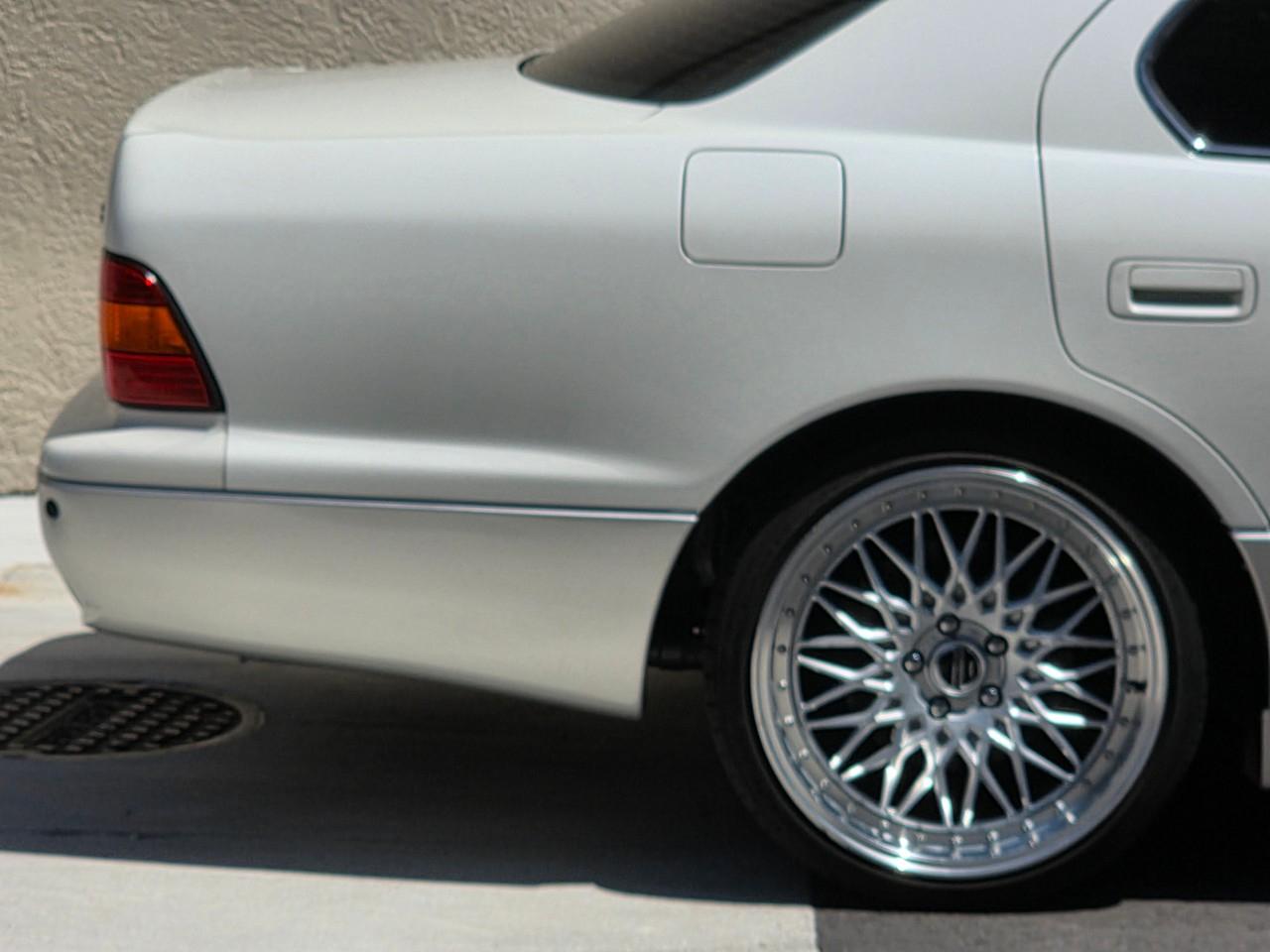 Toyota Celsior  1999