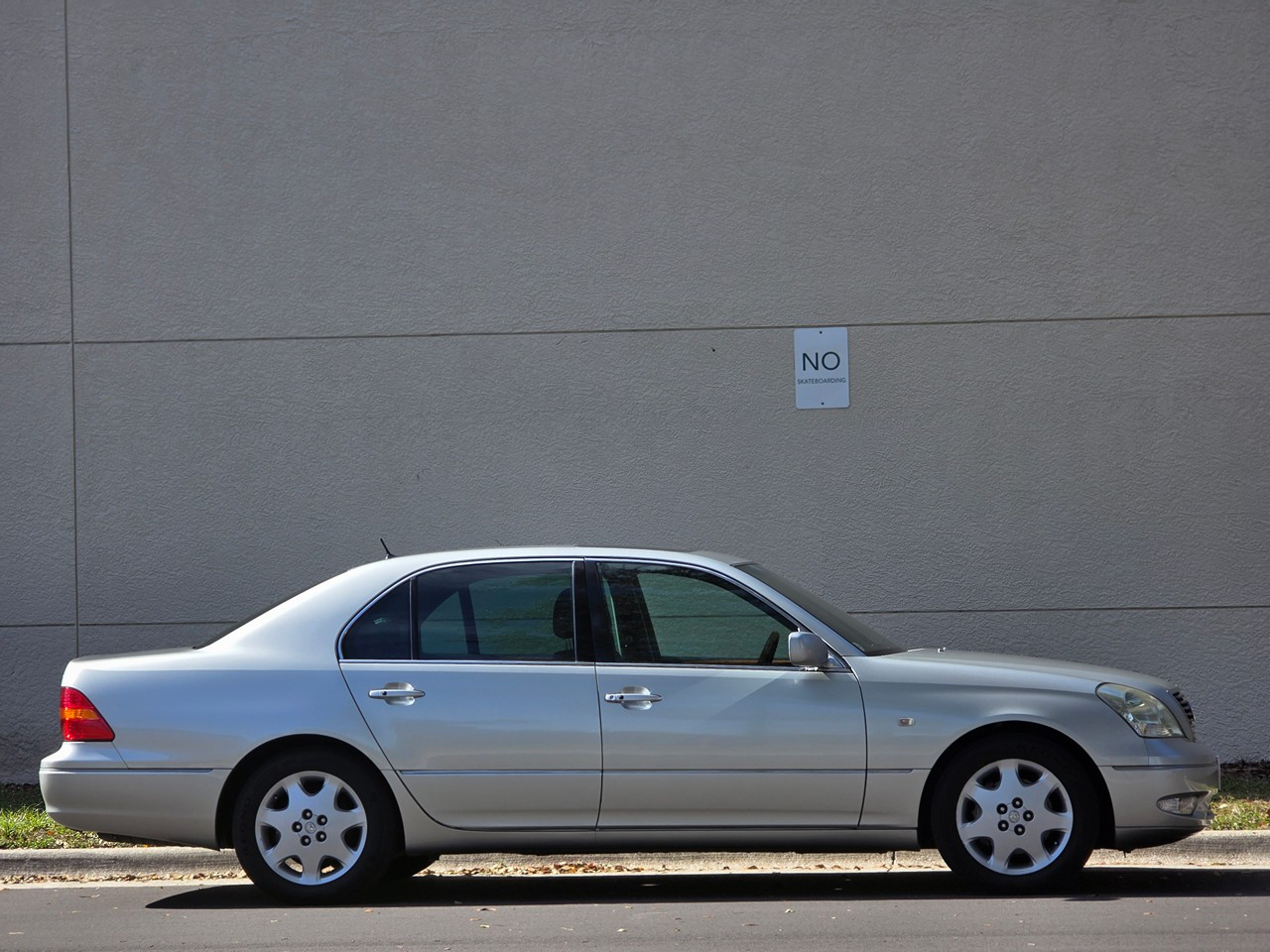 Toyota Celsior  2001