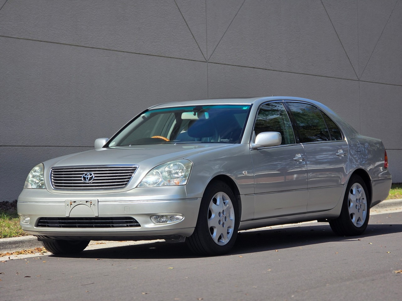 Toyota Celsior  2001