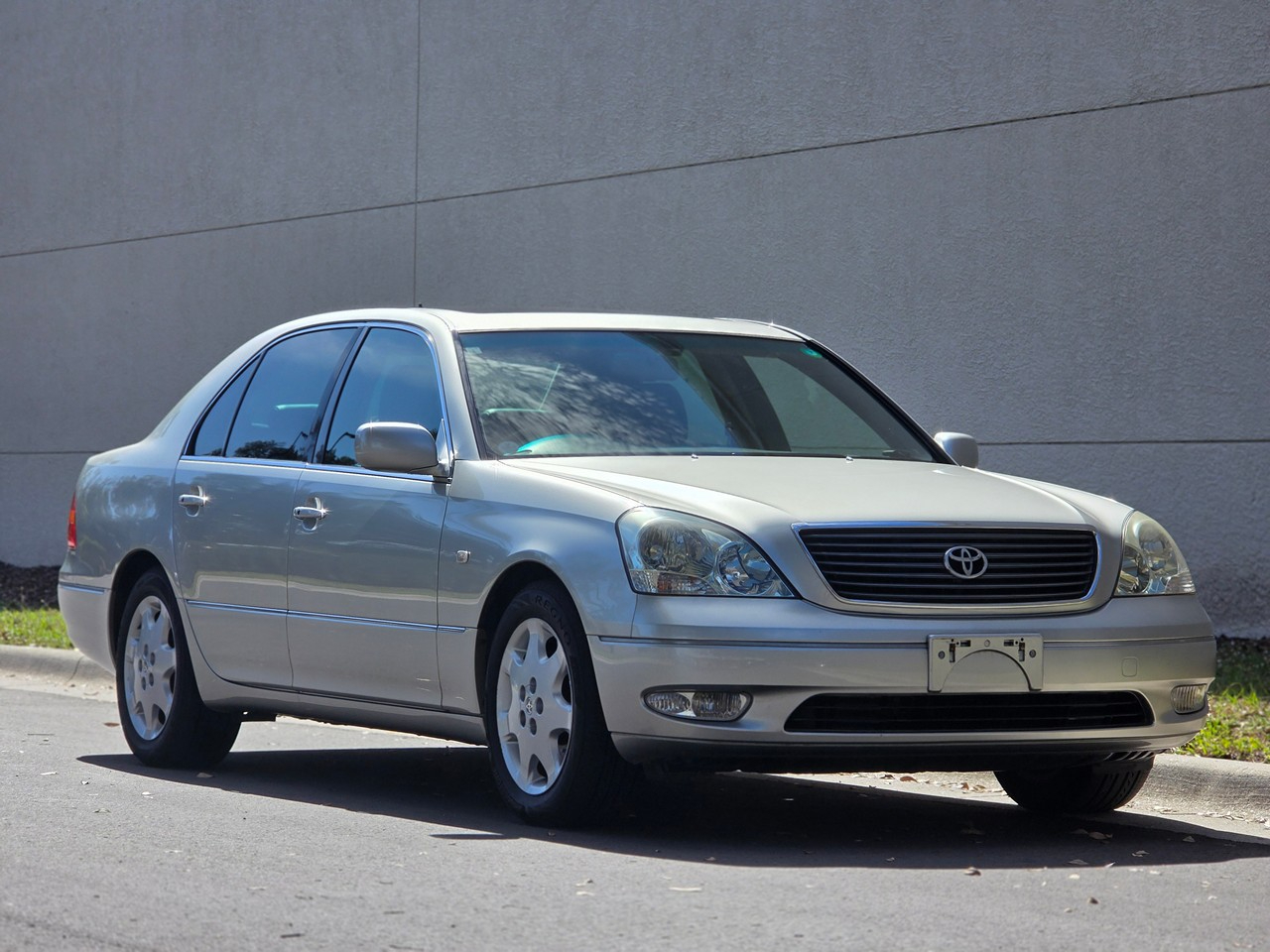 Toyota Celsior  2001