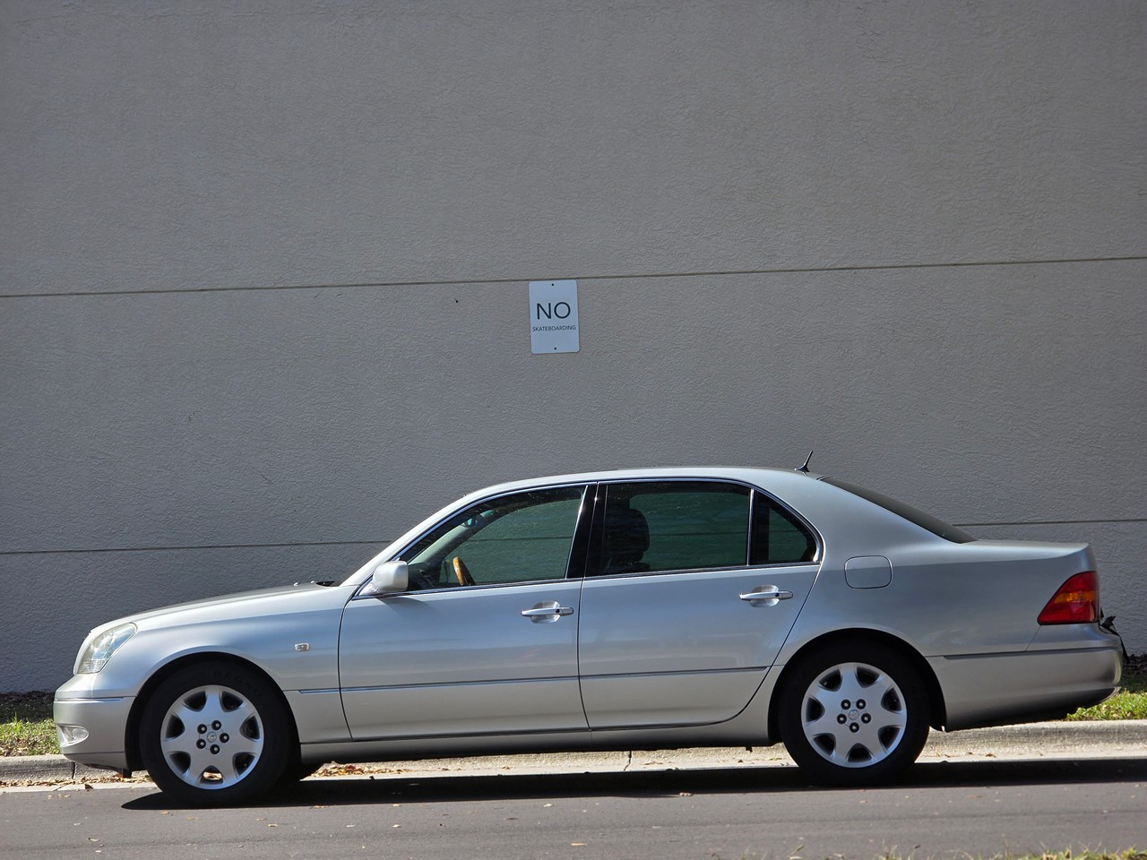 Toyota Celsior  2001