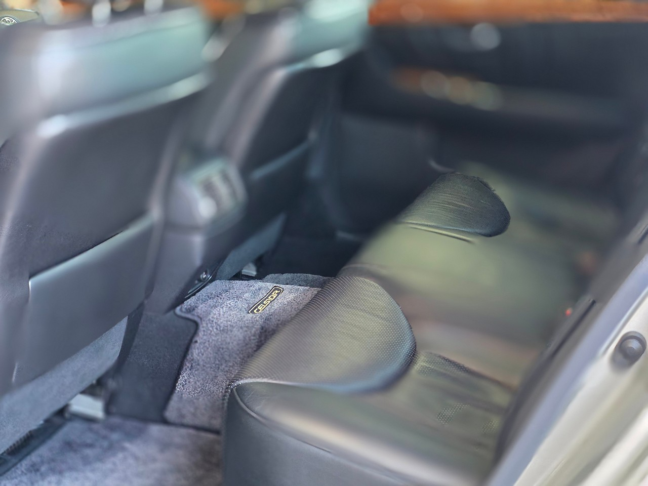 Toyota Celsior  2001